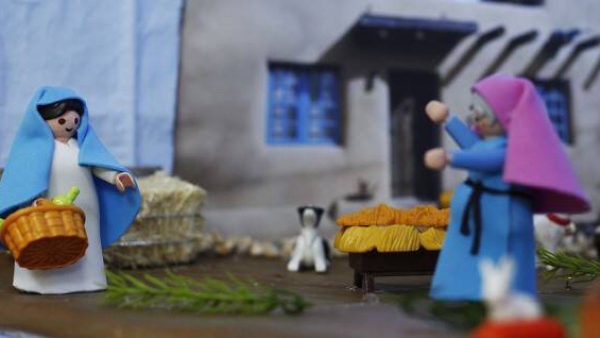La Virgen María visita a su prima Santa Isabel y se alborozan - uno de los escenarios de belén navidemos que se pueden hacer con clicks de Playmobil