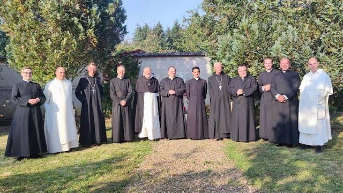 Superiores de las comunidades Ecclesia Dei. Foto: Famille Chrètienne.