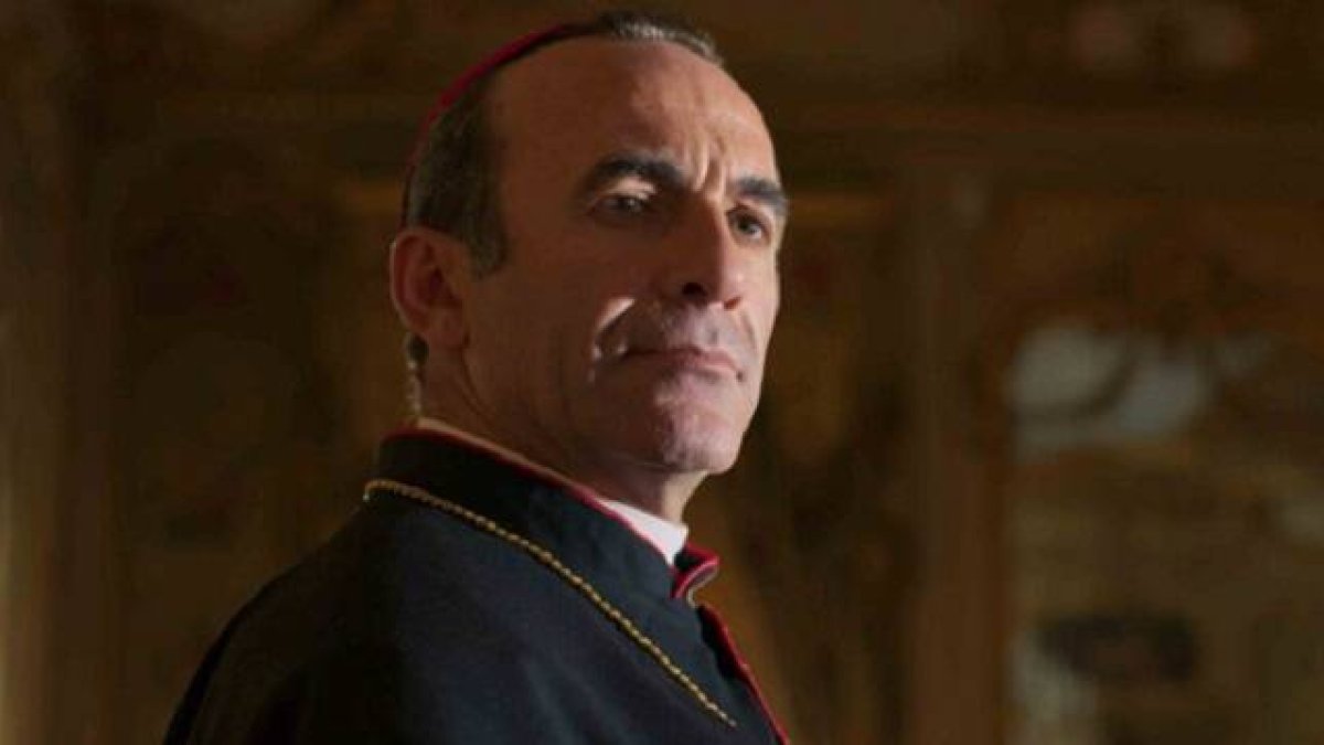 Antonio Reyes en el papel del obispo Claret... el reto de transmitir un santo cercano pero en la Corte de la Reina