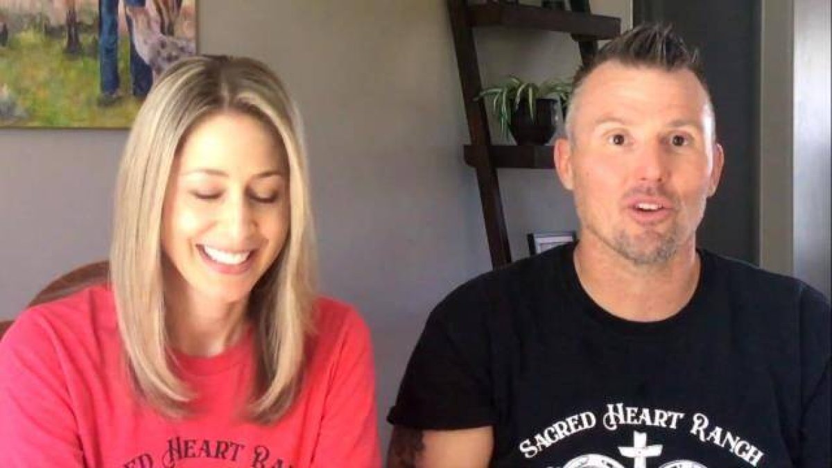 Gracias a la oración, el matrimonio de Jamie Thietten y Pete Espil ha superado innumerables pruebas y viven con perseverancia la voluntad de Dios.