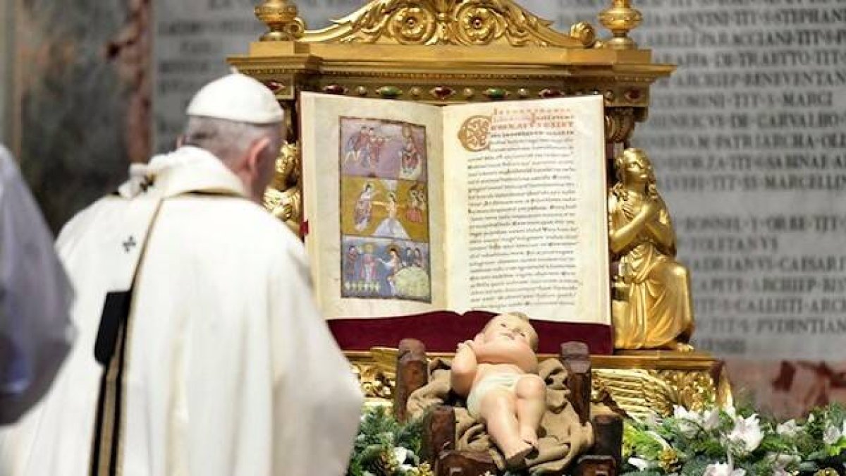 En la fiesta de la Epifanía del Señor, Francisco animó a hacer lo mismo que hicieron entonces los Reyes Magos.
