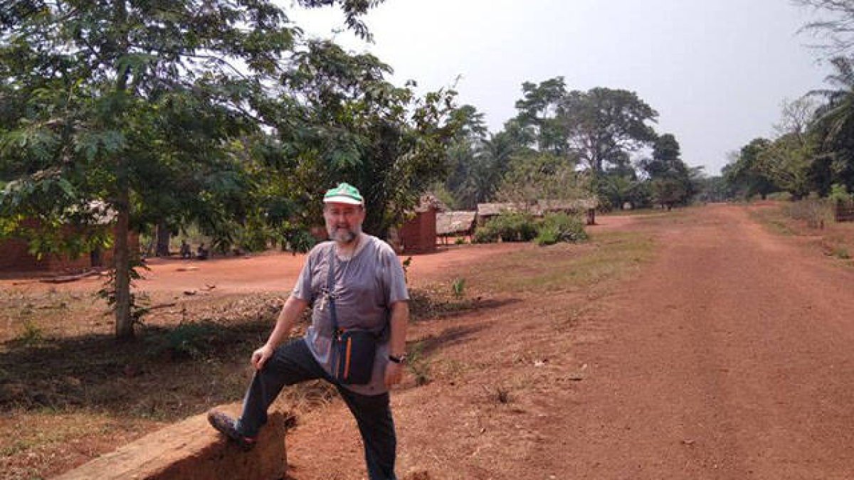 Monseñor Juan José Aguirre en Niakari