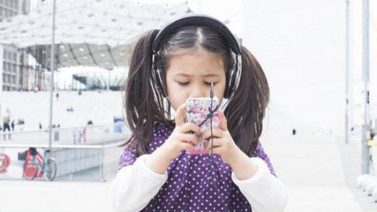 Los expertos previenen contra el «Binge-watching», el «atracón» en niños de series de televisión