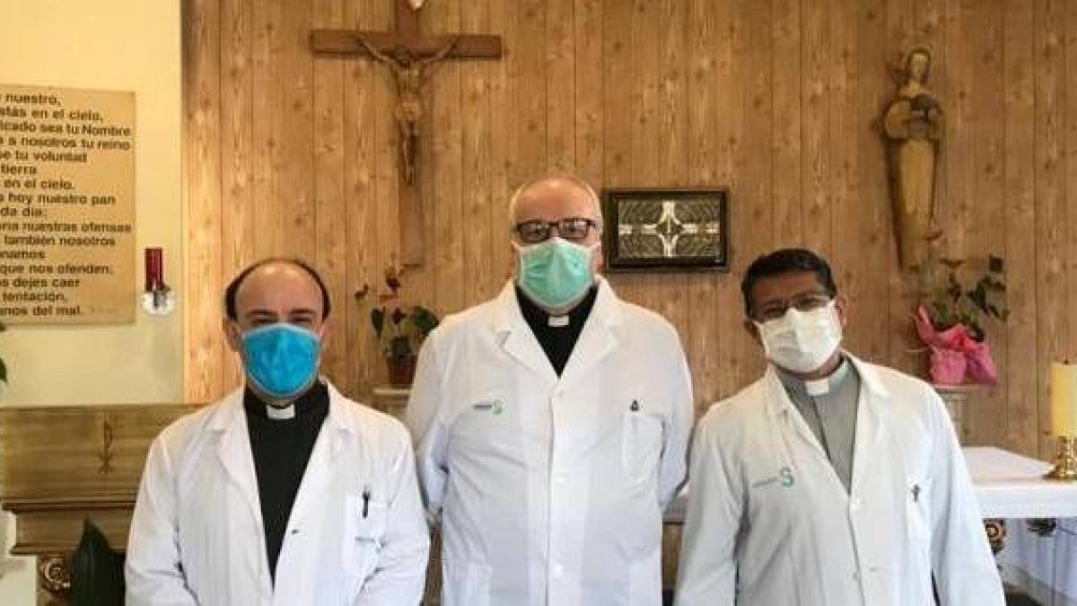 Capellanes del hospital de Cuenca... los capellanes durante la pandemia se han volcado en enfermos y familiares