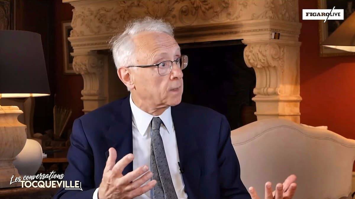 Pierre Manent recuerda la importancia que la doctrina social de la Iglesia concede a la comunidad política, cuya existencia exige una frontera que se respete. Foto: videocaptura de una entrevista de «Le Figaro».