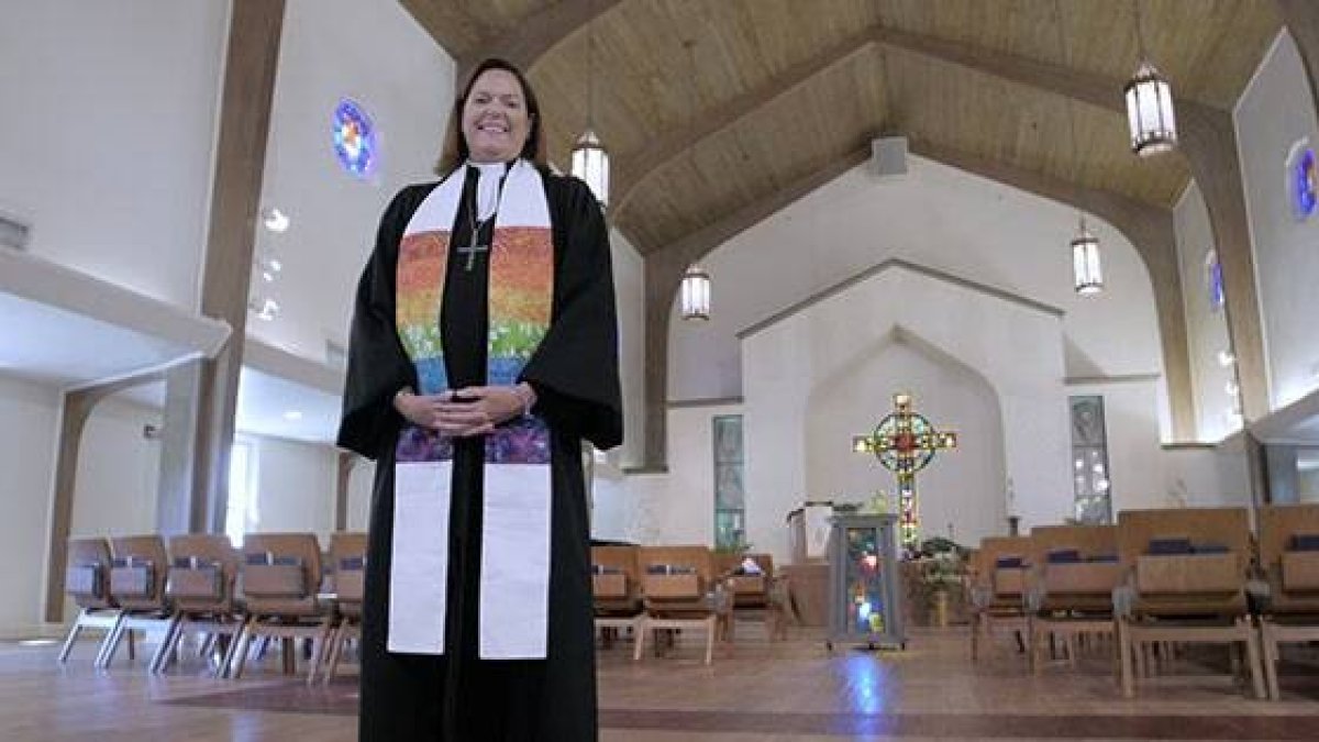La presbítera de la Riviera Church, una parroquia presbiteriana de EEUU que presume de ser muy liberal