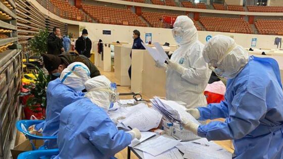 ¿Hay intereses que aprovechan la pandemia de coronavirus para saltarse los controles que pide la bioética y la buena ética médica?