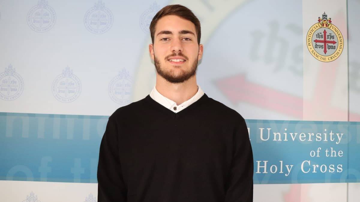 Giuseppe Vignati se prepara para ser religioso de los Hijos de la Cruz.