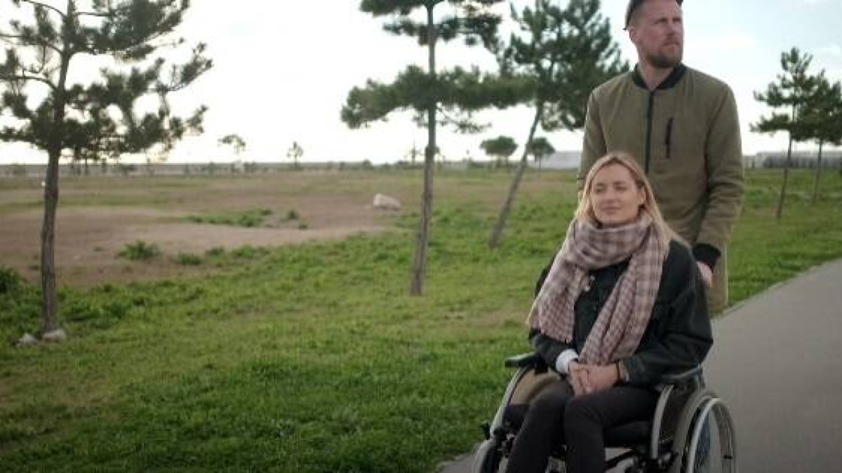 Incluso ante una muerte cercana e inevitable, incluso sin curación, todo enfermo puede y debe ser cuidado, atendido y amado... sin matarlo [escena del documental]