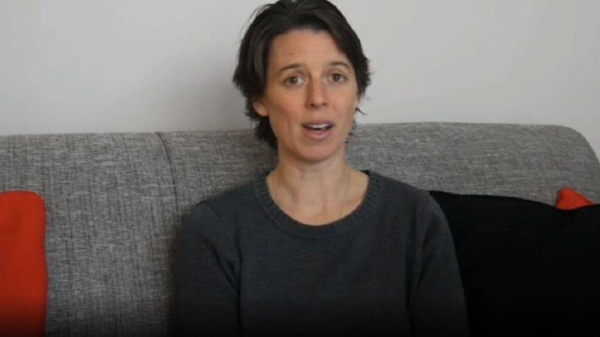 Leah Gray está intentando defender las