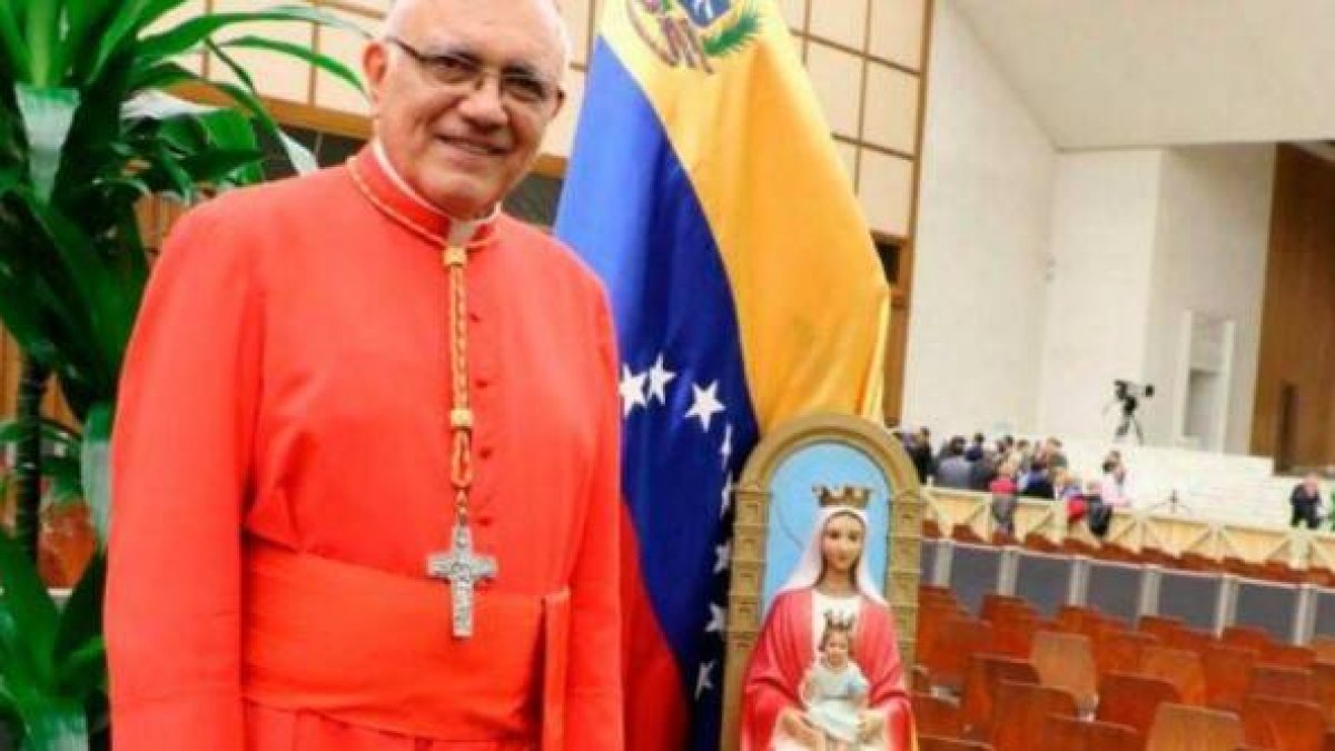 El cardenal Baltazar Porras, arzobispo de Mérida -Venezuela- que administra también Caracas - foto de posado en Roma