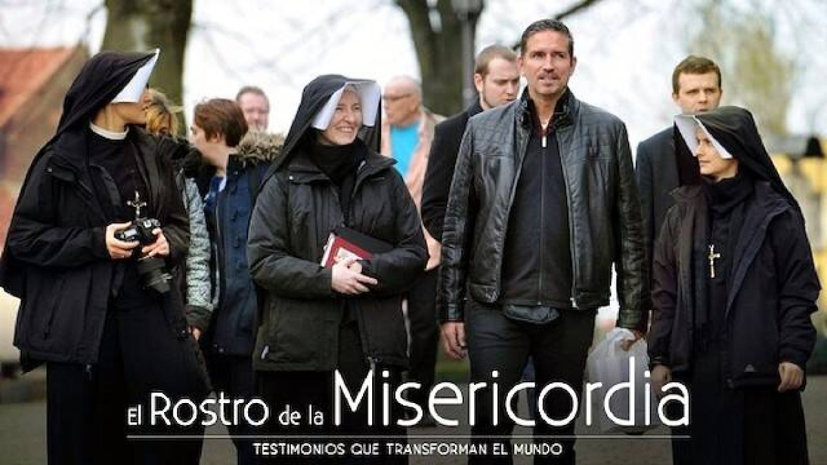 Jim Caviezel participa como narrador del documental