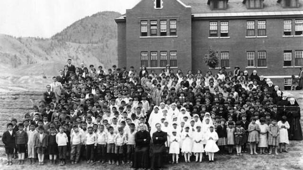 Imagen de época de la Residencia Kamloops, donde se han encontrado 215 cadáveres de niños sin que se conozca todavía la causa de su muerte.