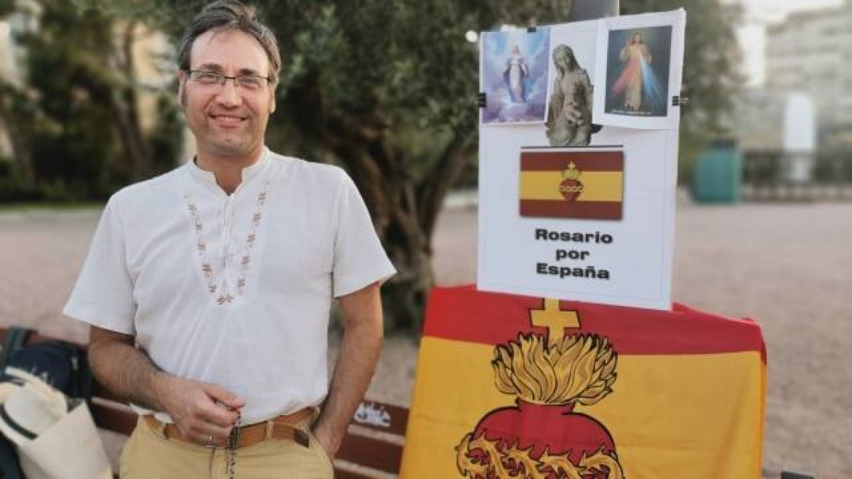 Hace siete años, Ángel Luis no quería asumir la responsabilidad de coordinar el apostolado de Rosario por España en Madrid, pero se sintió animado por la Virgen a hacerlo.