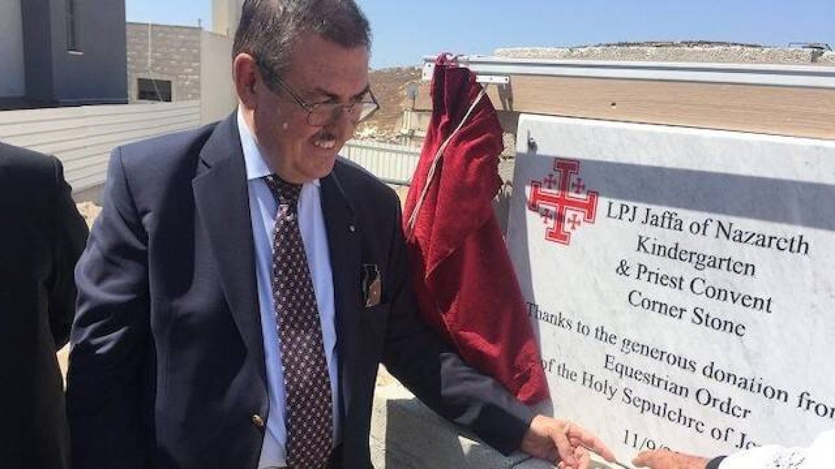Leonardo Visconti di Modrone en la inauguración de las obras de una guardería de la Orden en Jaffa (Israel).