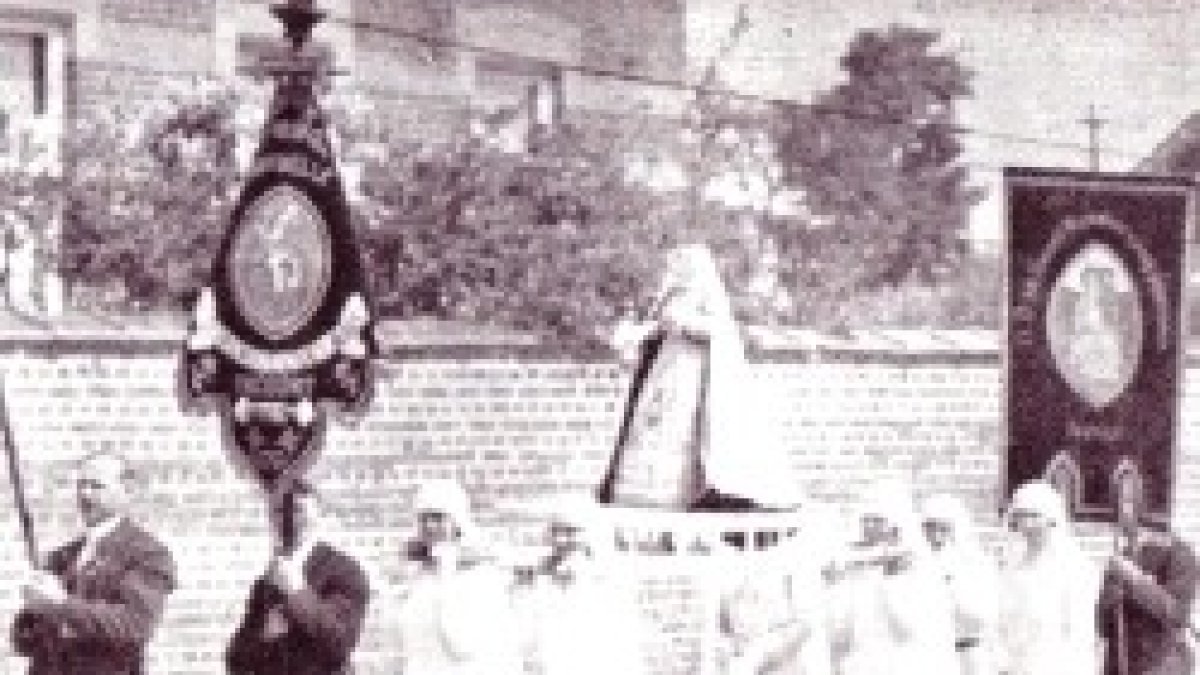 Procesión de Santa Ragenufle. Incourt, años 1920.
