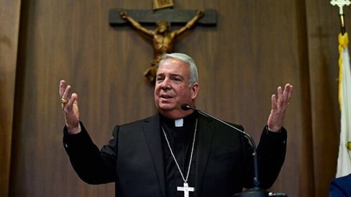 Nelson Pérez, hijo de cubanos, arzobispo de Filadelfia desde enero de 2020, ha firmado con otros 3 obispos cubano-americanos un documento de apoyo a los manifestantes