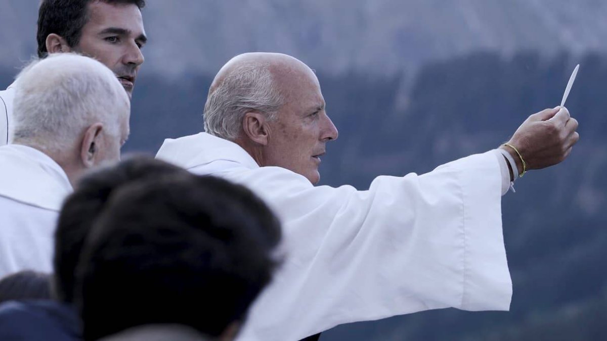 El documental tiene como protagonista a la presencia real de Cristo en la Eucaristía