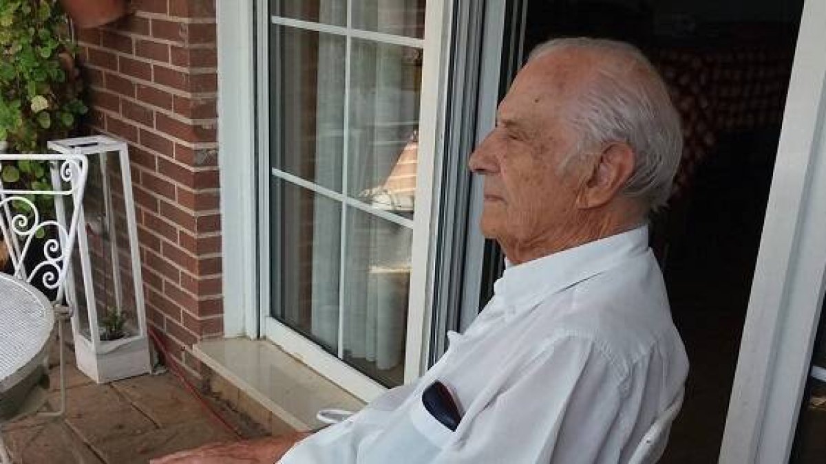 José Luis Olaizola, novelista incombustible, hombre de fe e incansable luchador contra la prostitución infantil en Tailandia