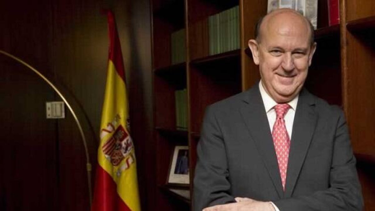 Andrés Ollero es magistrado del Tribunal Constitucional desde 2012, antes fue diputado del PP muchos años... el TC lleva 11 años sin responder sobre la ley de Aborto de Zapatero