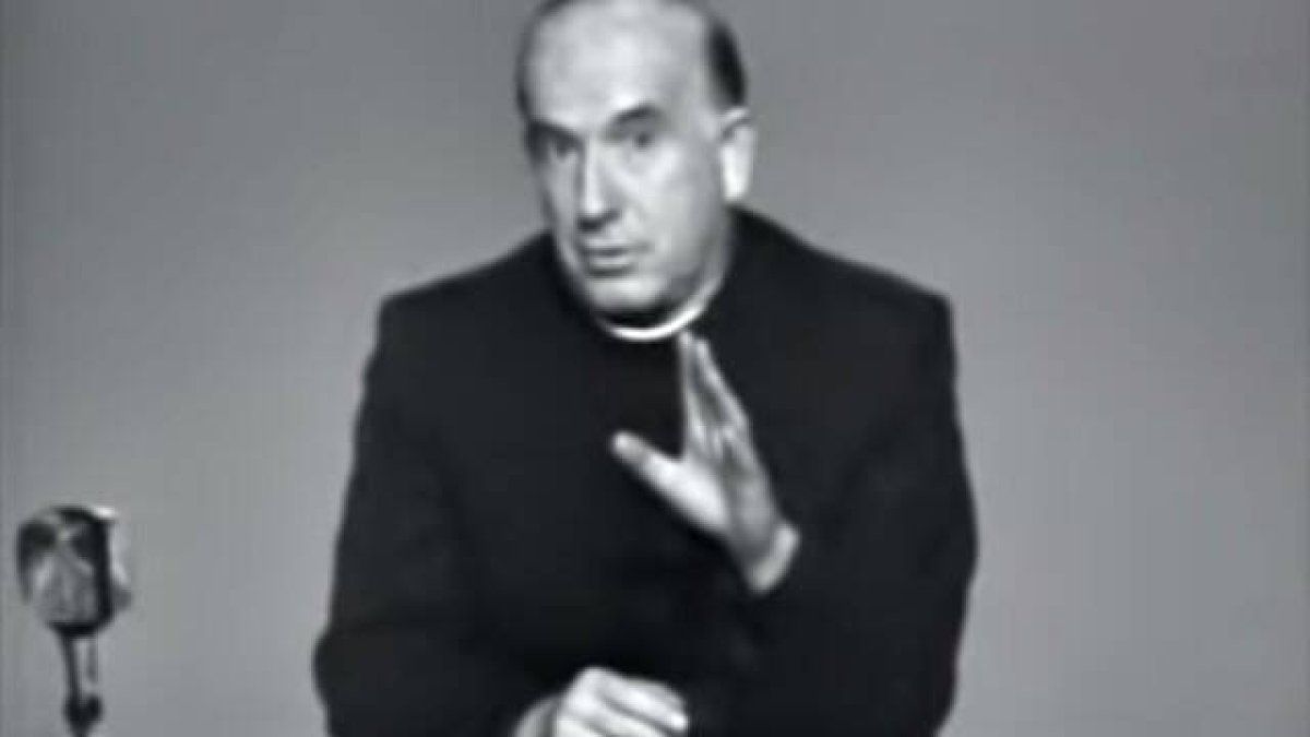 El padre Jorge Loring, en una intervención televisiva a mediados de los años 70.