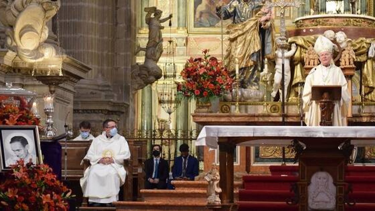 El obispo Amadeo, de Jaén, en la misa de clausura del Centenario del Nacimiento del beato Lolo, patrono de periodistas españoles