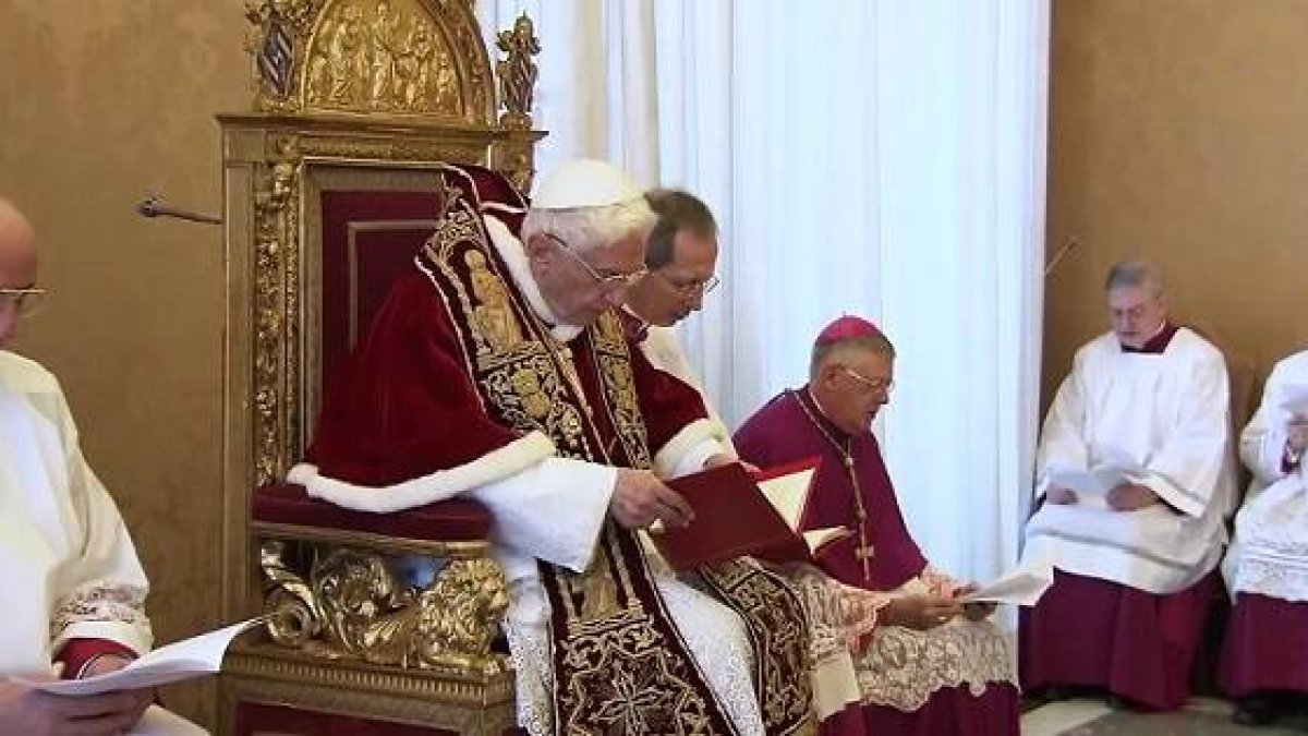 Benedicto XVI en una de sus últimas actividades como Papa... hace 8 años renunció