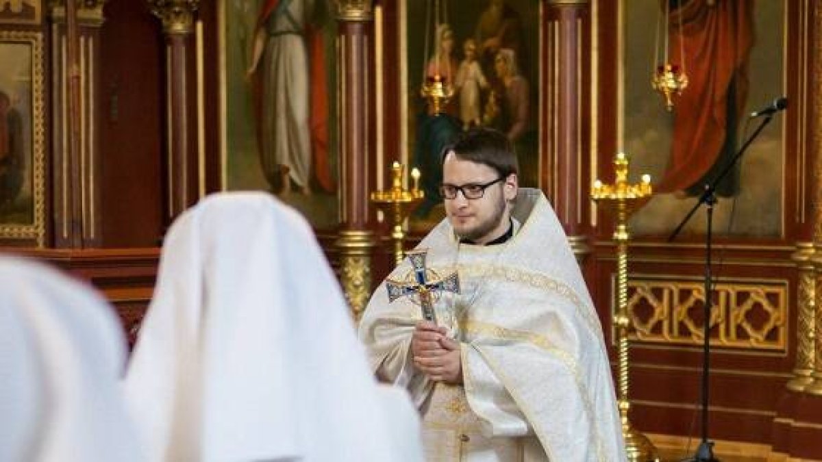 El padre Georgy Sungaila es hoy párroco ortodoxo en Lituania, pero de adolescente era ateo y se burlaba de los creyentes
