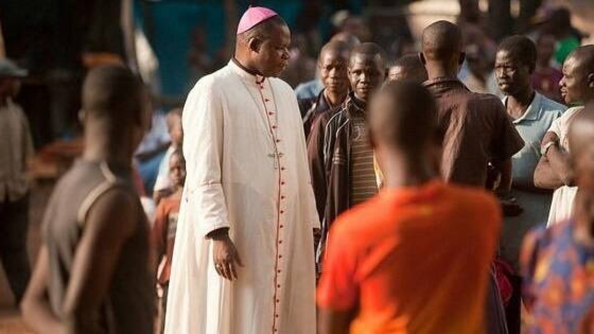 Dieudonne Nzapalainga es el cardenal arzobispo de Bangui, siempre mediando por la paz entre facciones armadas en República Centroafricana