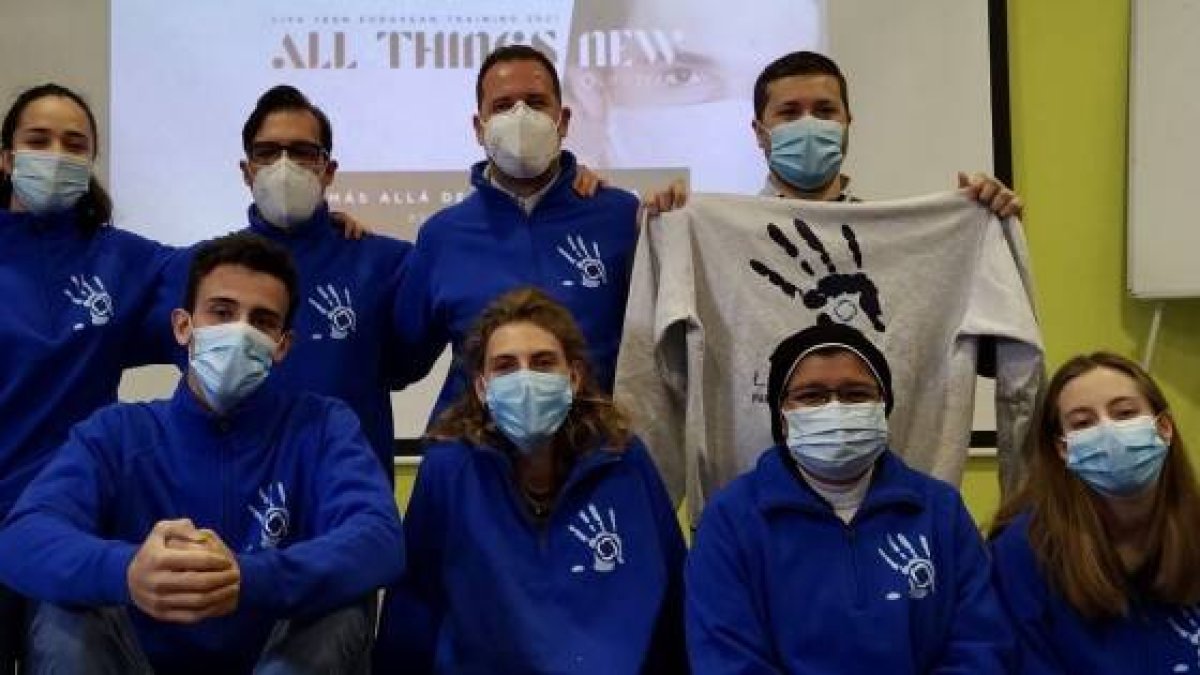 Catequistas de LifeTeen en la parroquia Cristo Sacerdote de Madrid, en el Encuentro Europeo online de 2021