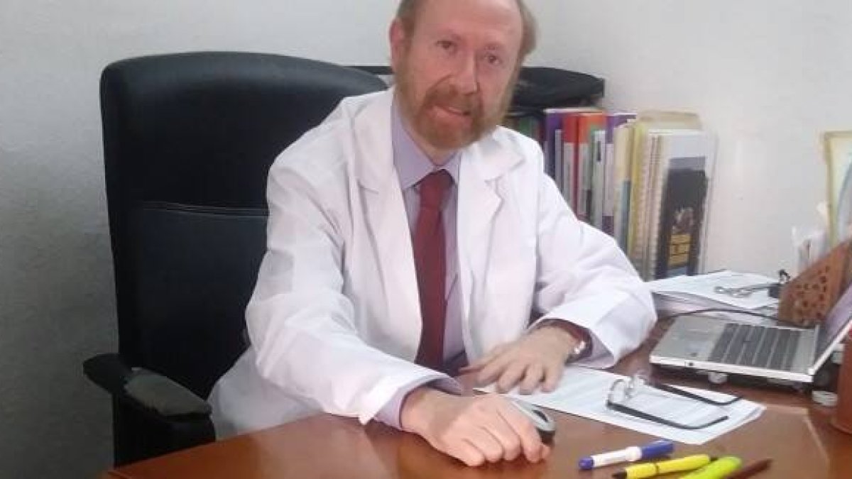 El doctor José Jara, presidente de la Asociación de Bioética de Madrid