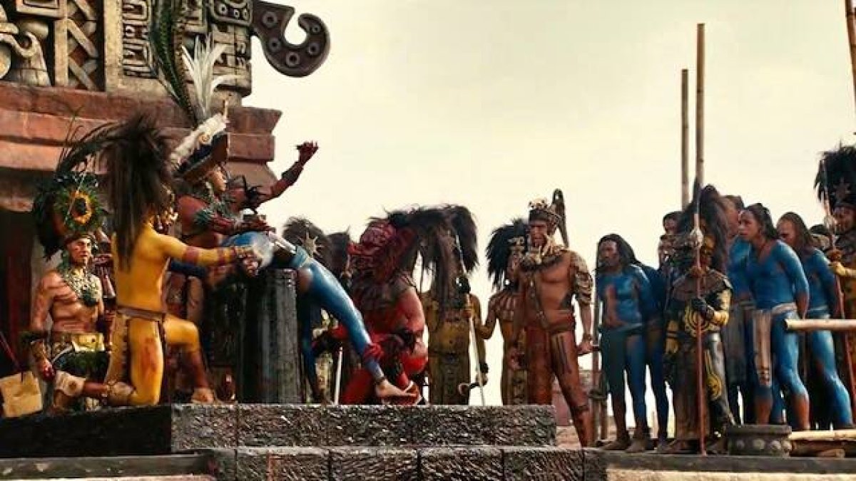 La realidad de los sacrificios humanos en la América precolombina, tal como la reflejó «Apocalypto» (2006) de Mel Gibson.