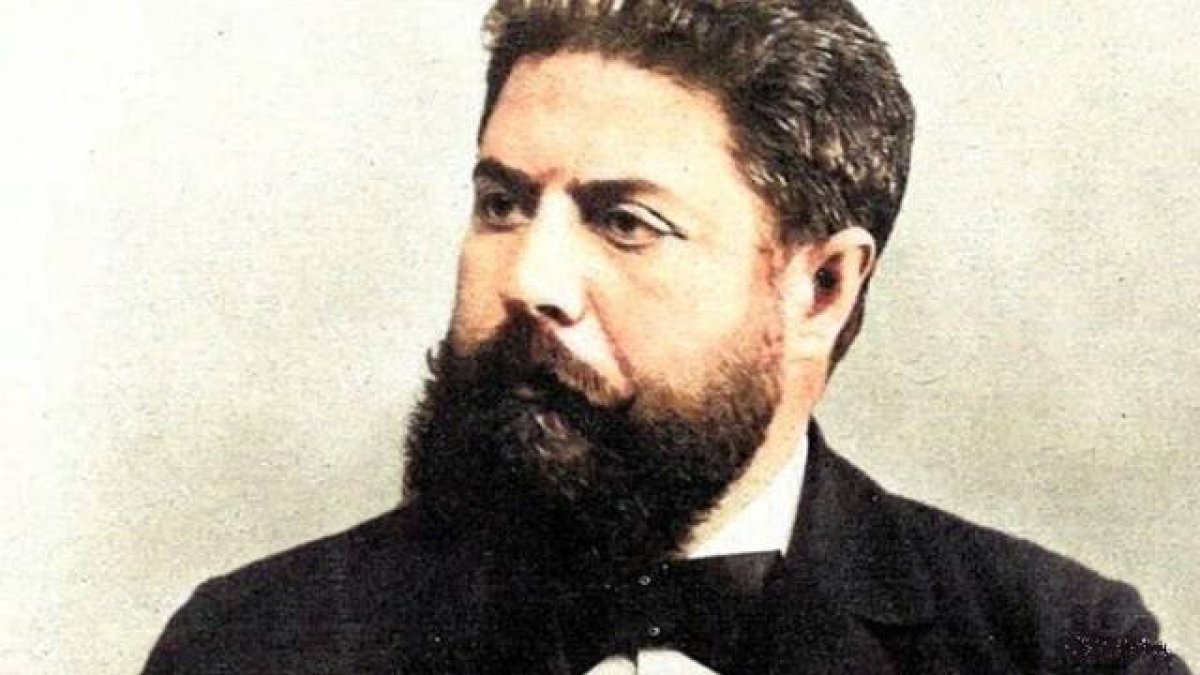 Durante gran parte de su periodo como ideólogo de las Misiones Pedagógicas, Joaquín Costa profeso una arraigada fe  católica.