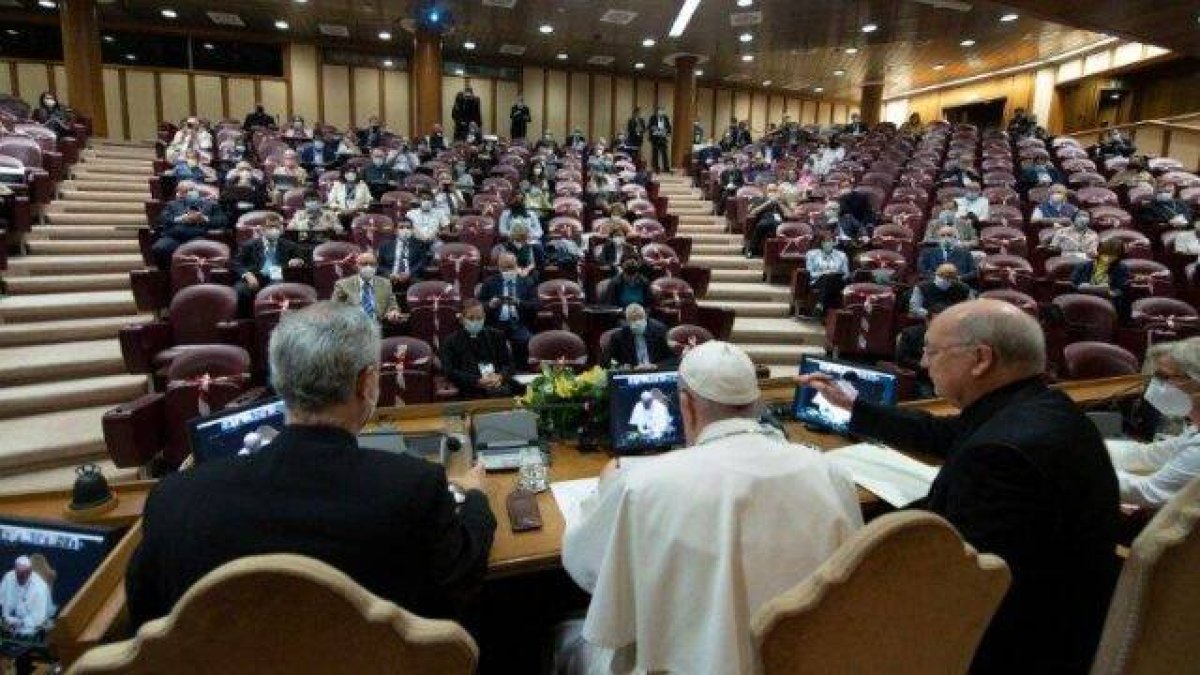 El Papa Francisco, durante el encuentro con las asociaciones de fieles y movimientos.