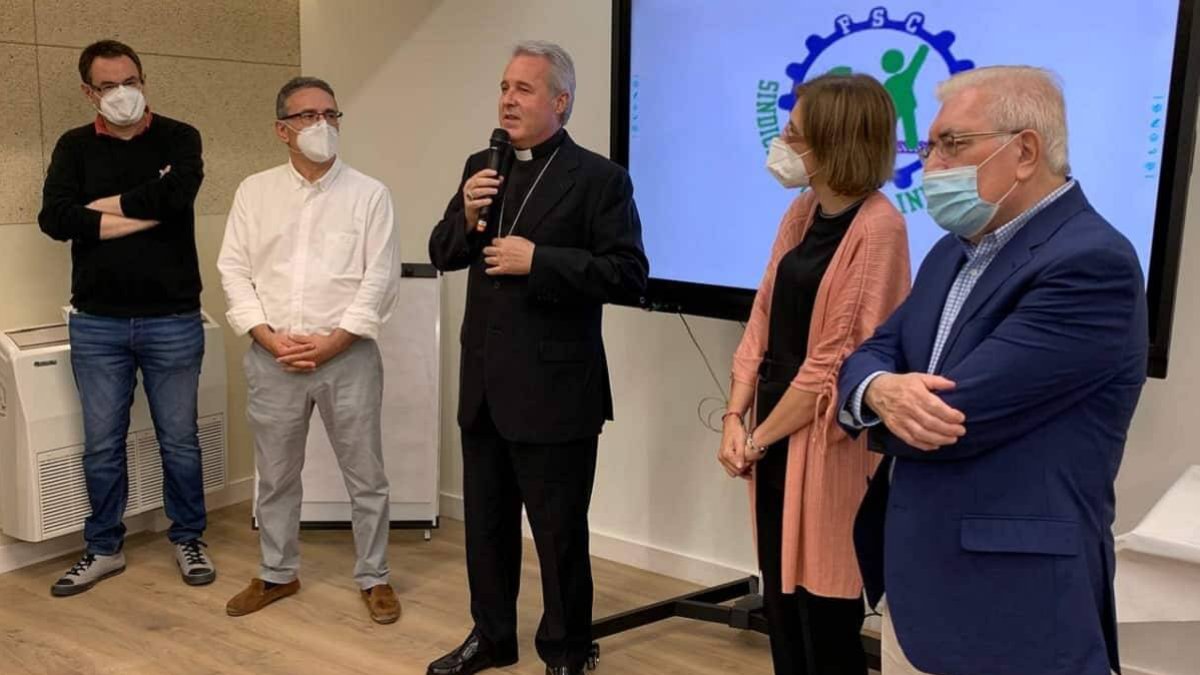 El arzobispo de Oviedo bendijo personalmente la sede del nuevo sindicato de inspiración católica / Archidiócesis de Burgos