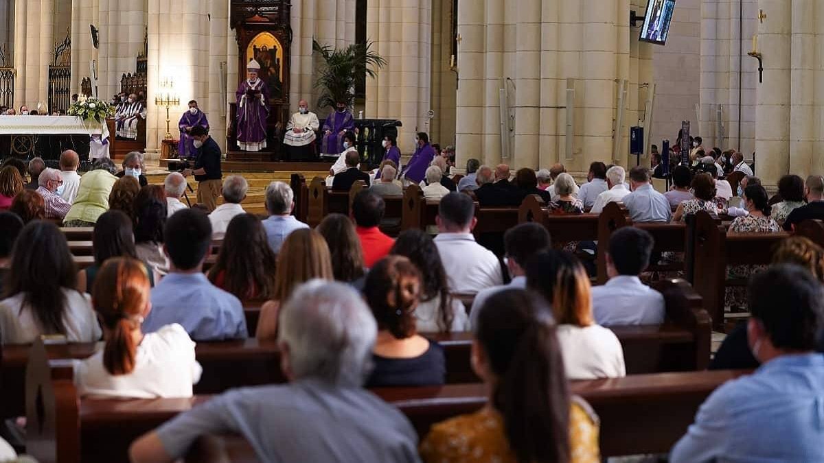 Este lunes se celebró una Eucaristía en la Almudena por el quinto aniversario de la muerte de Carmen Hernández / Foto: Luis Millán