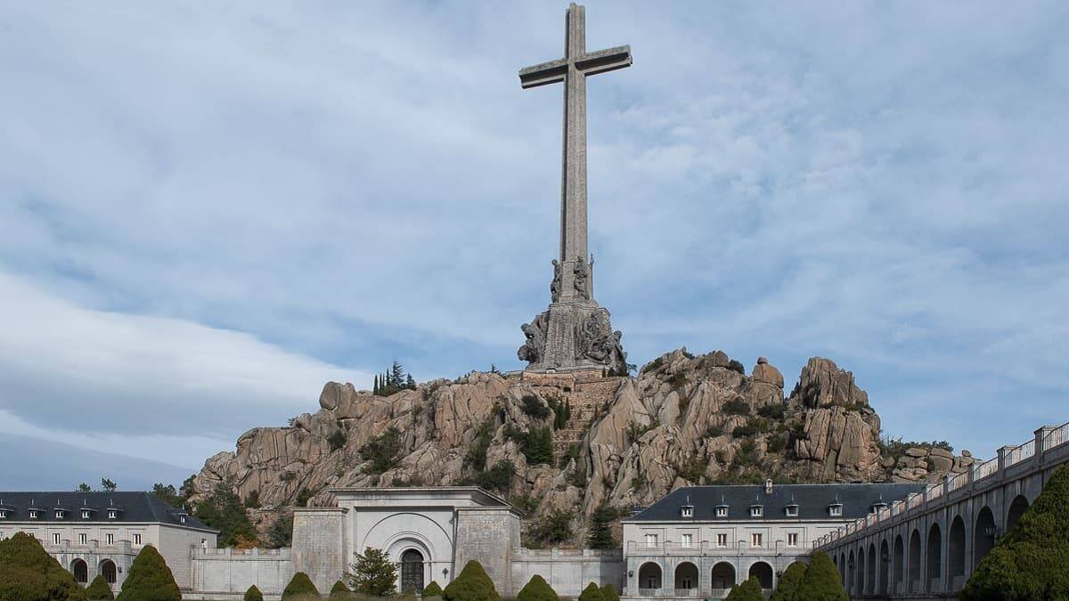 El Gobierno quiere expulsar a los benedictinos del Valle de los Caídos