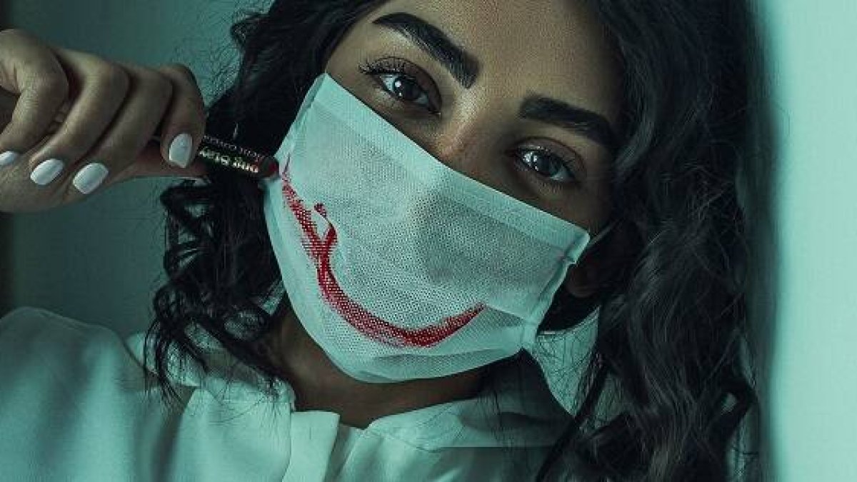 En los países con eutanasia, muchos médicos que la han practicado admiten que les daña emocionalmente... ante los pacientes, disimulan