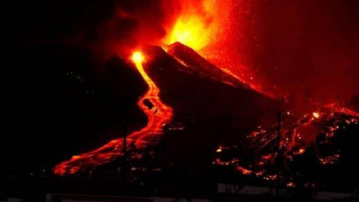 La erupción volcánica en La Palma (Canarias) está obligando a evacuar a cientos de personas