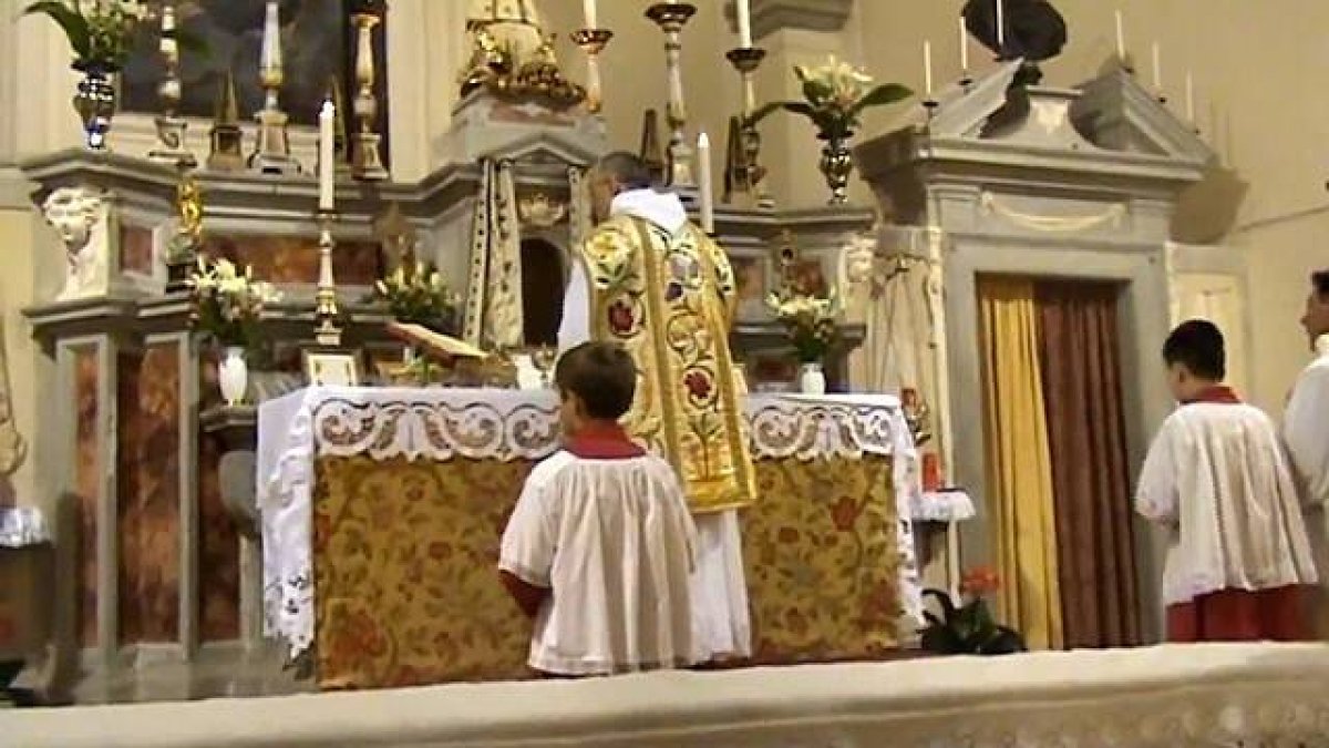 Decir y seguir la misa tradicional es bastante más complicado desde el pasado 16 de julio, tras el motu proprio «Traditionis Custodes» de Francisco.