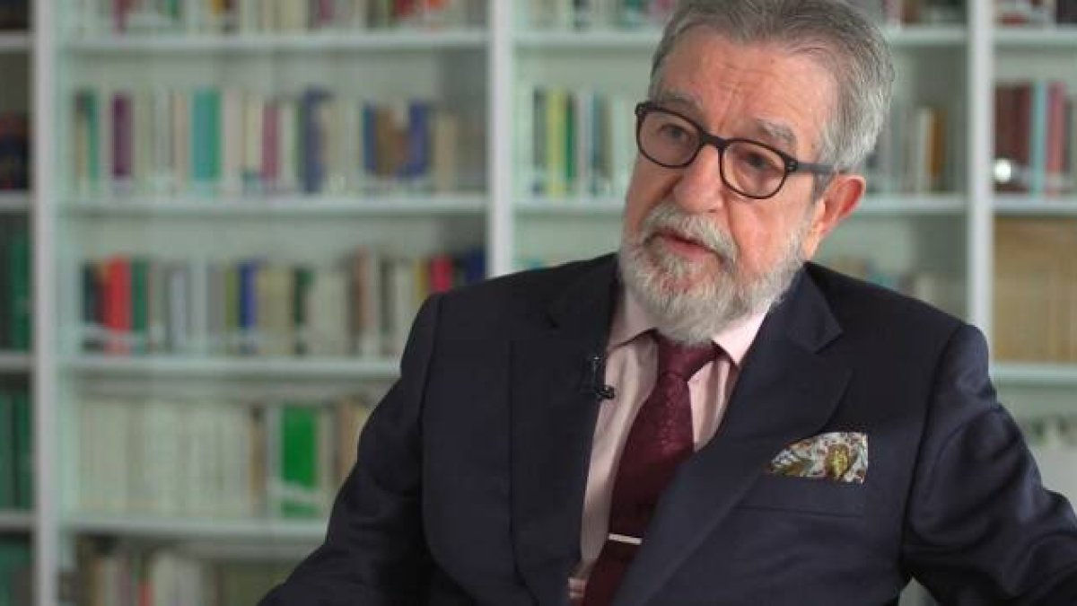 El experimentado paliativista Marcos Gómez Sancho presenta la Guía de Sedación Paliativa que podría ayudar a 70.000 pacientes cada año.