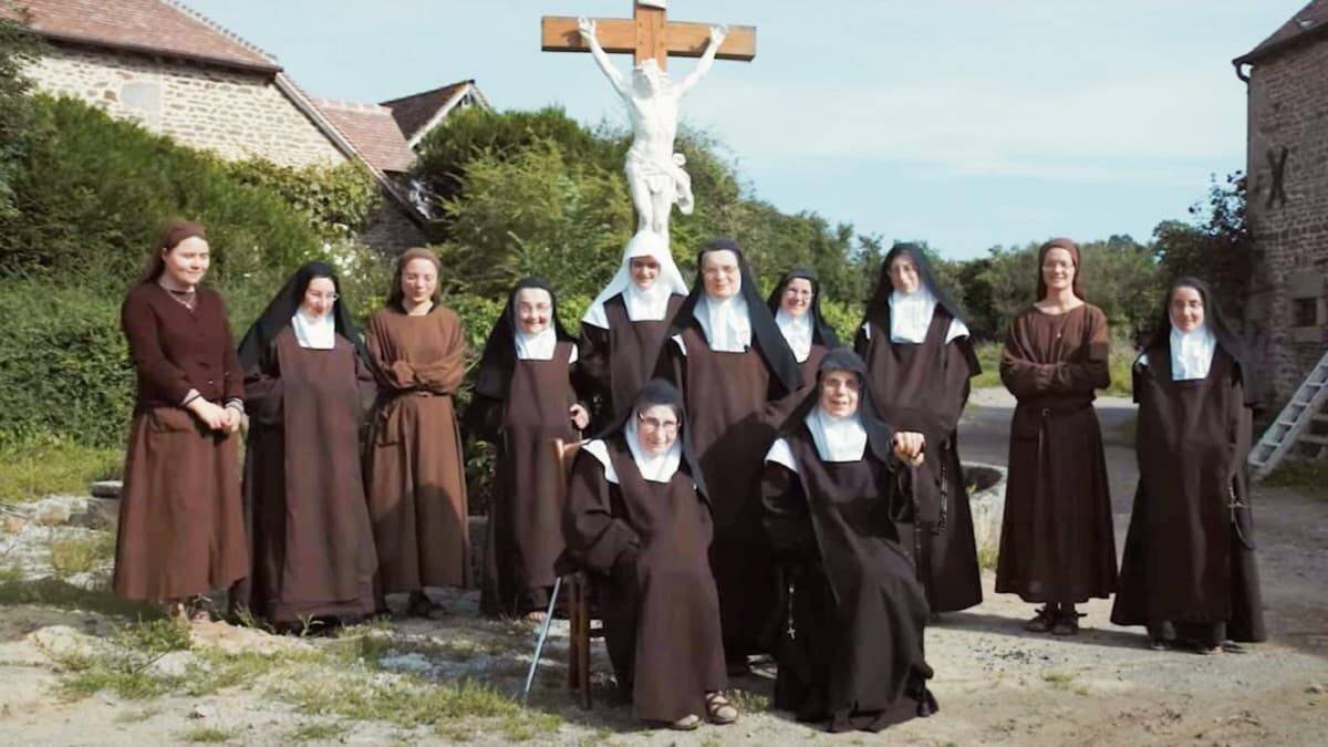 Las carmelitas de Alençon se están rejuveneciendo rápidamente. En la imagen no aparecen las nuevas postulantes / Fotos: Carmelitas de Alençon