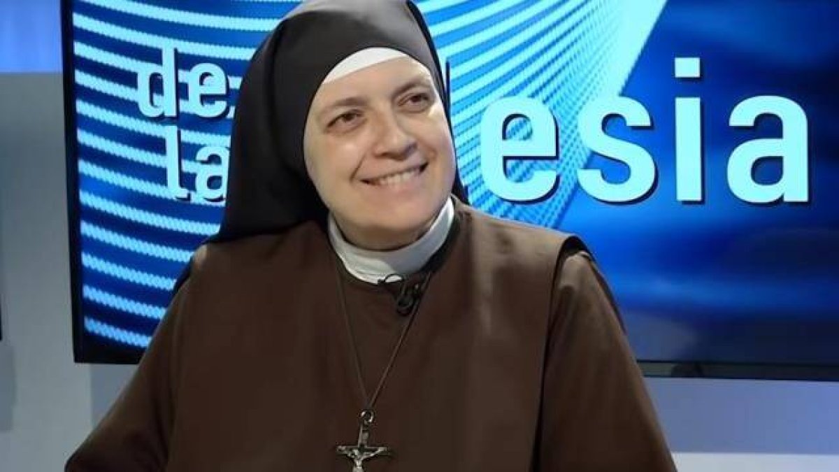 La madre Olga María del Redentor es, además de fundadora de las Carmelias Samaritanas, la priora más joven de España.