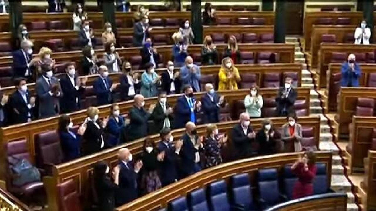 Los diputados que aprobaron la eutanasia este jueves aplaudieron durante varios minutos una ley que, junto con la del aborto y la de experimentación con embriones, convierte a España en un «campo de exterminio».