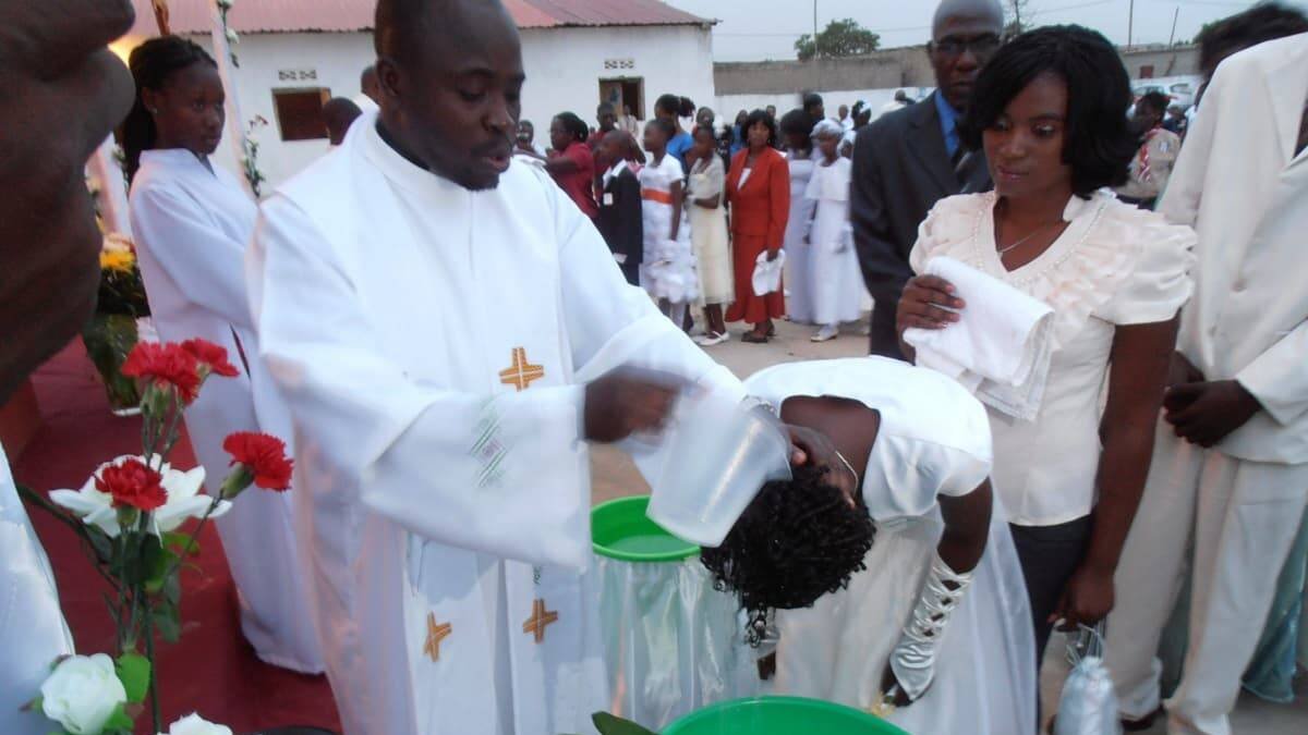 El padre Queirós es consciente del desafío pastoral y social al que se enfrenta en Angola