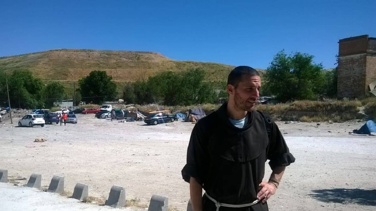 Pablo Scioti está ahora en Medjugorje. En la imagen, en el poblado de la Cañada Real de Madrid