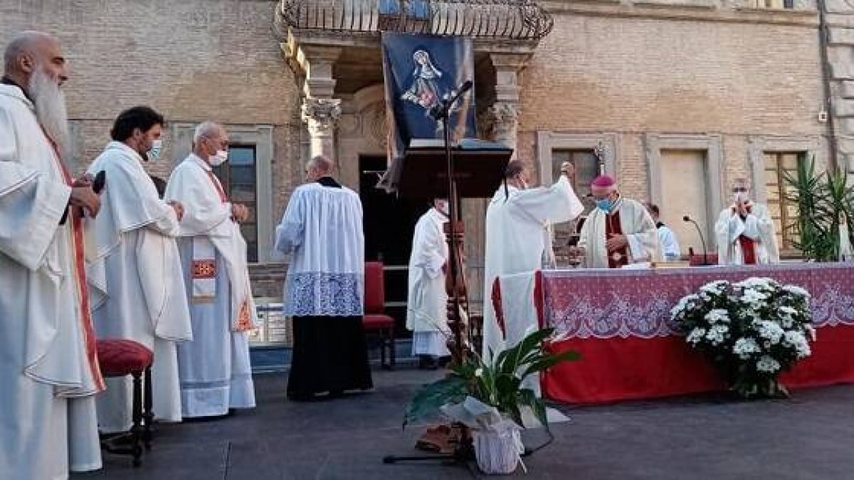 Ceremonia por los 700 años de la muerte de Santa Margarita de Città di Castello, en plena pandemia de coronavirus