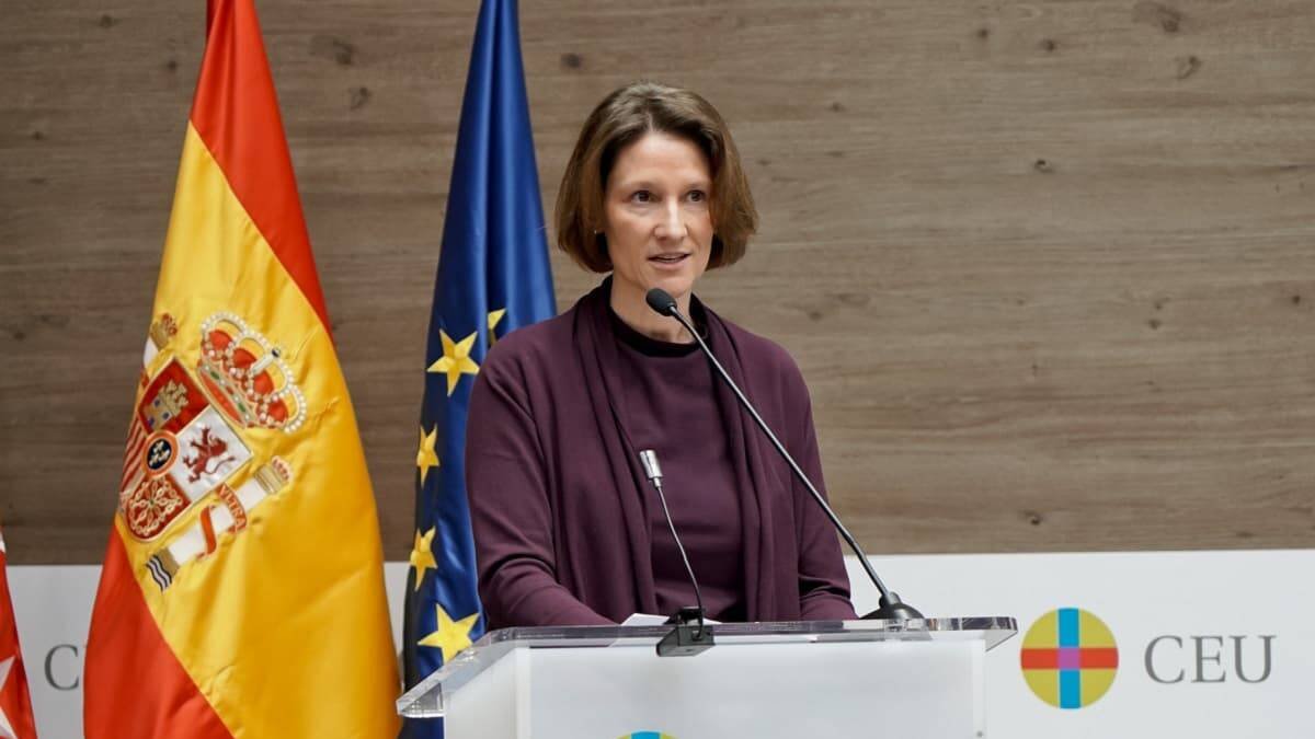 Catherine L´Ecuyer en su discurso tras recibir el Premio Religión en Libertad 'Educación Integral'