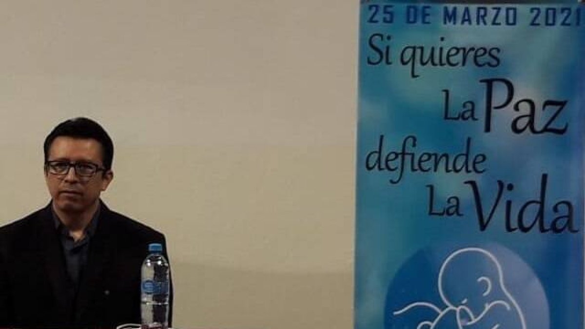 Erik Carvajal, músico y médico provida, impulsa la canción Si Quieres Paz Defiende la Vida