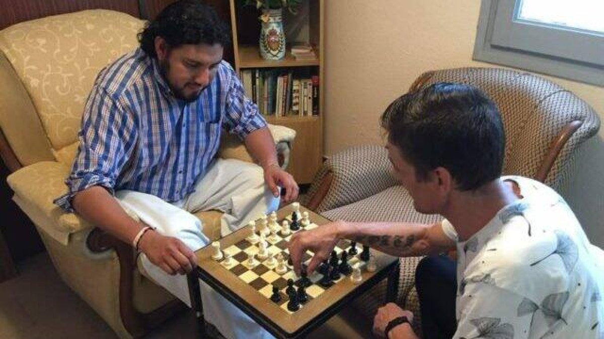 Álvaro Sicán habla sobre su labor en el Hogar de Acogida de Zaragoza perteneciente a la Fundación Obra Mercedaria.